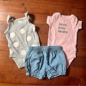 Outfit 0-3 Mo 3 PCs- 2 Bodysuits 1 Bloomers
